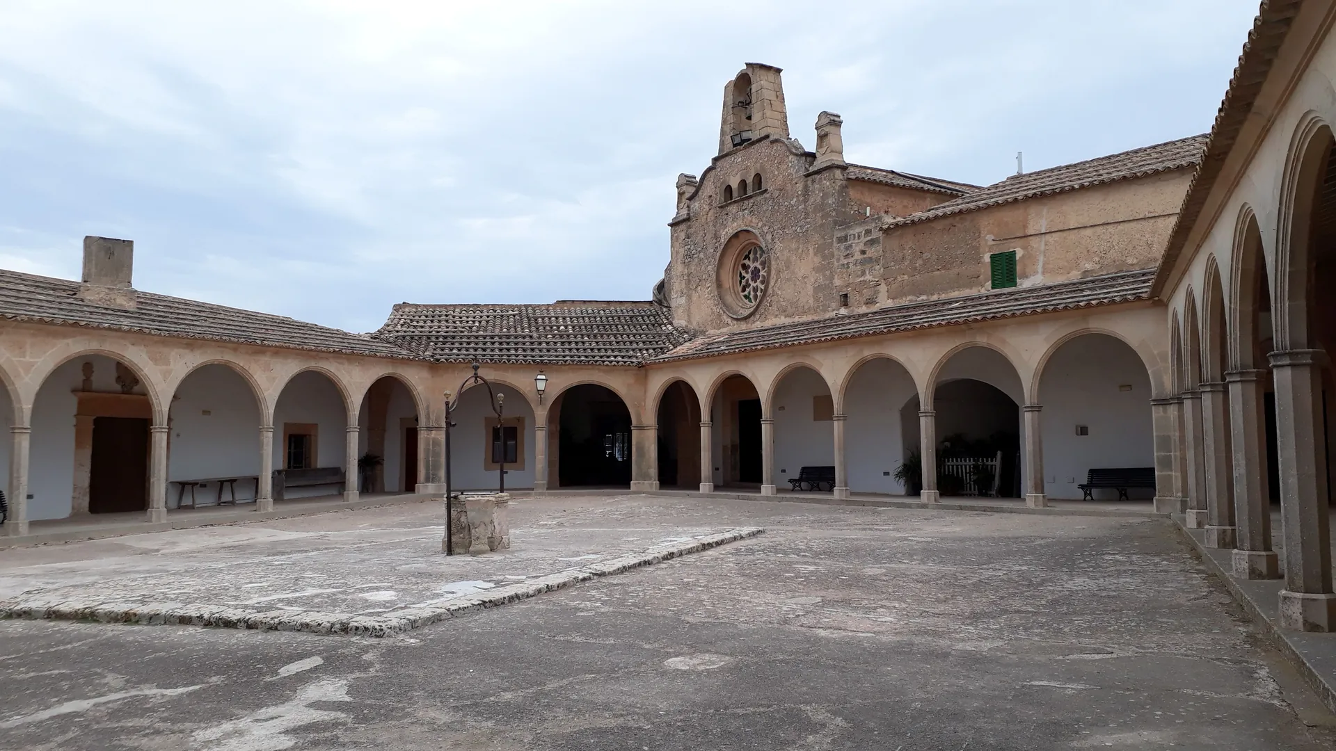 Mallorca-Monti Sion-patio-01E